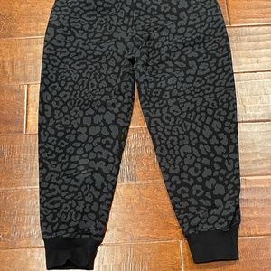 NWOT Nike women’s size large dri-fit black leopard jogger pants